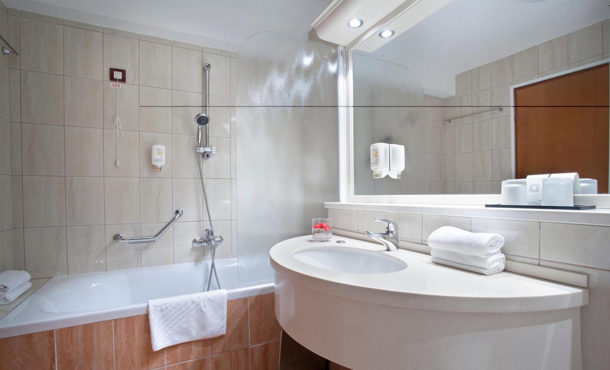 Hotel Excelsior - Liburnia ลอฟราน ภายนอก รูปภาพ